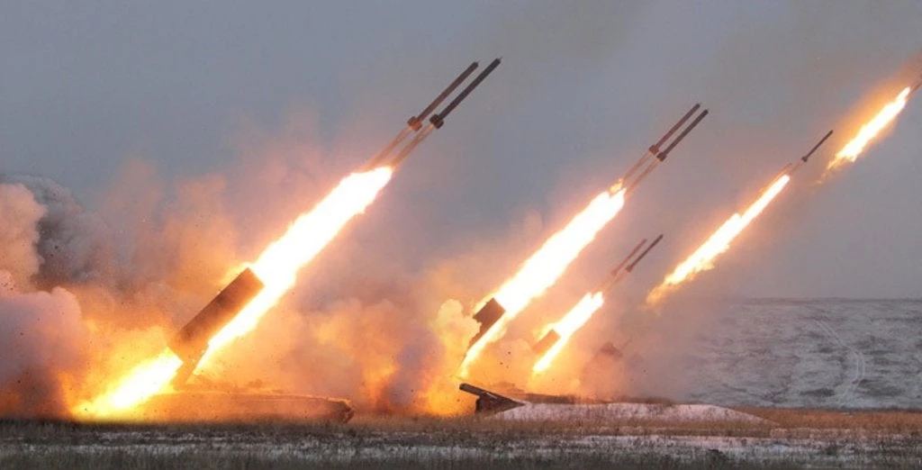 Τρομαχτικό σφυροκόπημα δίχως έλεος: Ισοπεδώθηκαν οι γραμμές άμυνας των ισλαμιστών στη Ν.Συρία – Παραδίδονται!